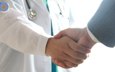 „Check Your Balls“ – iniciatyva, skatinanti atkreipti dėmesį į sėklidžių vėžį ir implantų poreikį